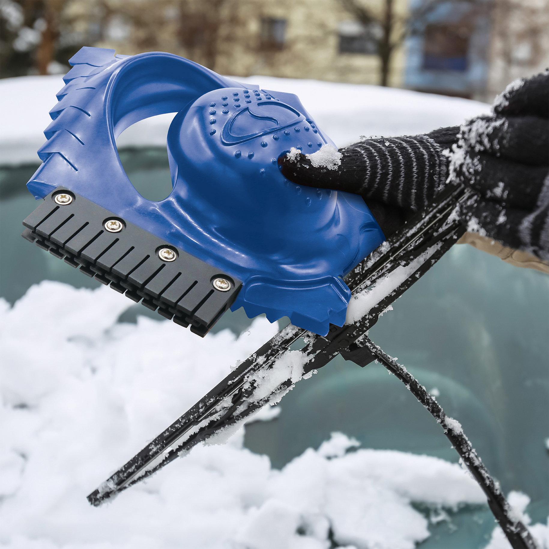 This Ice Scraper Is a Must-have for Winter Storms